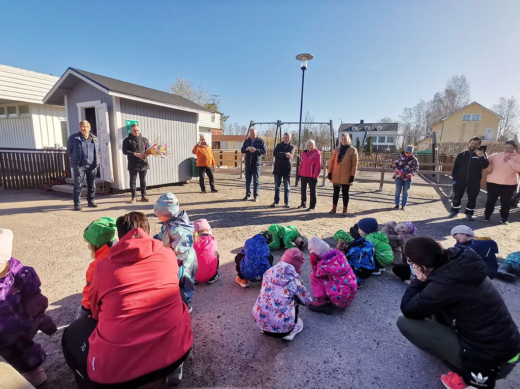 Virpomisperinnettä vaalittiin Kiukaisissa.